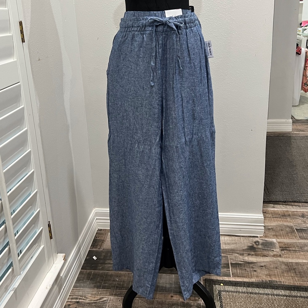 Cute, lightweight denim, draw string, elastic waist, wide legged Old Navy pants.